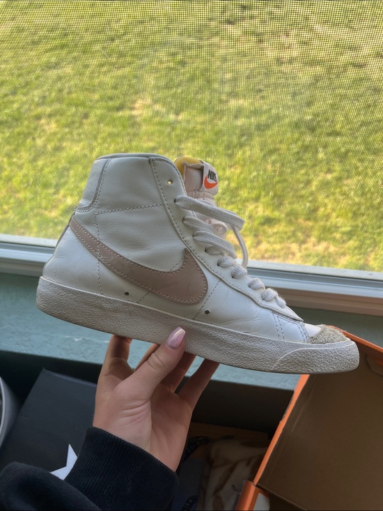 Nike Shoes - NIKE BLAZER MID ‘77